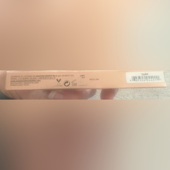 Anastasia Beverly Hills Bundle Brow Definer in Taupe and Clear Brow Gel - Picture 5 of 9